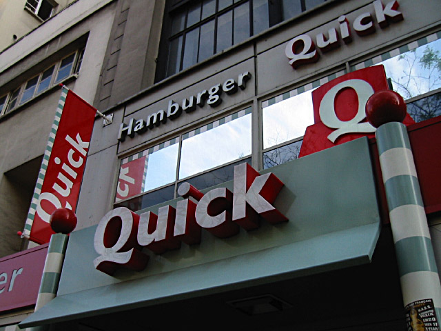 Je cherche à manger au quick
