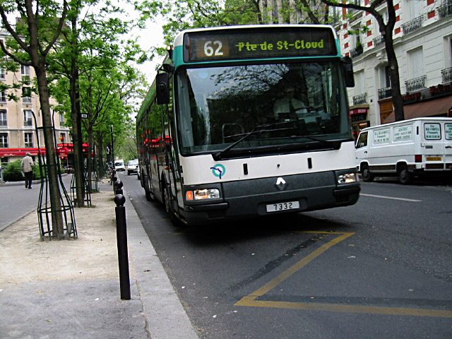 Le bus arrive