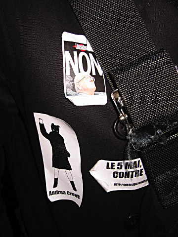 Elle s'est collée des autocollants