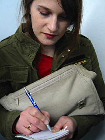 Aurore me donne ses coordonnées