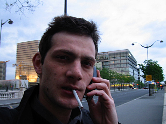 J'appelle Gaëlle pour lui apporter l'appareil photo