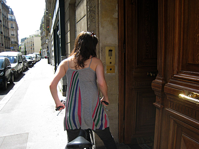 Nous arrivons chez moi
