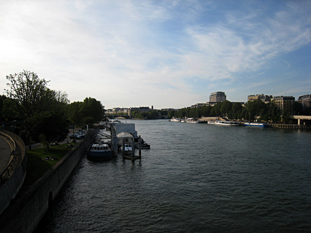 Nous traversons la Seine