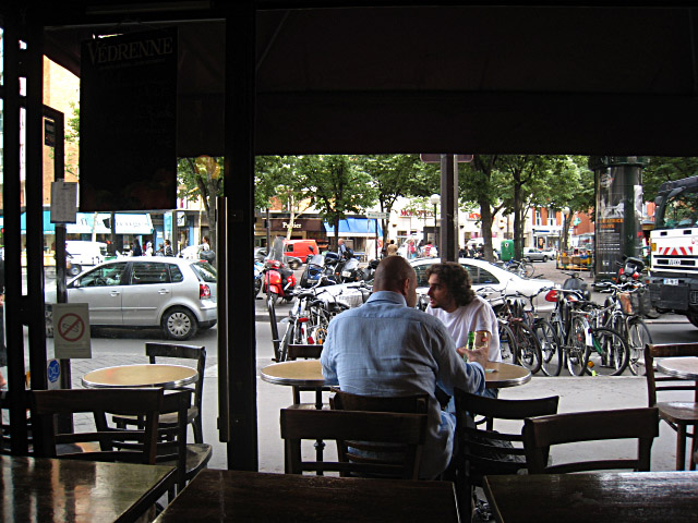 Nous nous installons au bar l'Horizon
