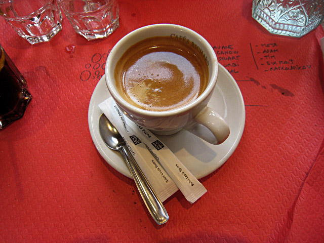 Je bois un café