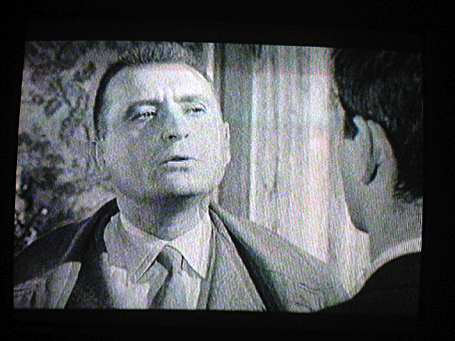 Nous regardons la télévision