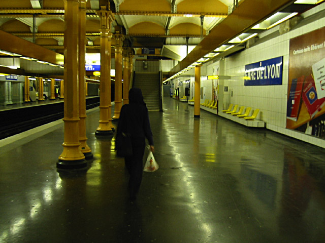 Nous prenons le métro