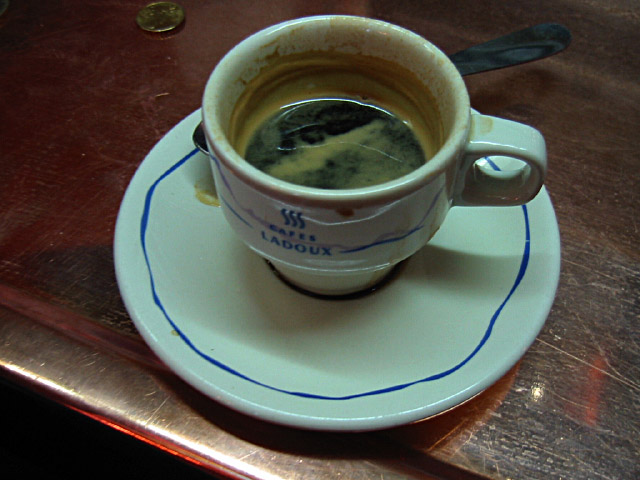 Nous buvons un café