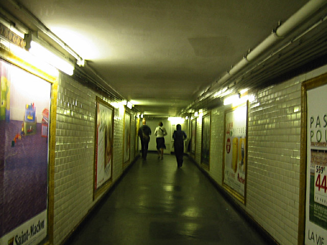 Nous prenons le métro