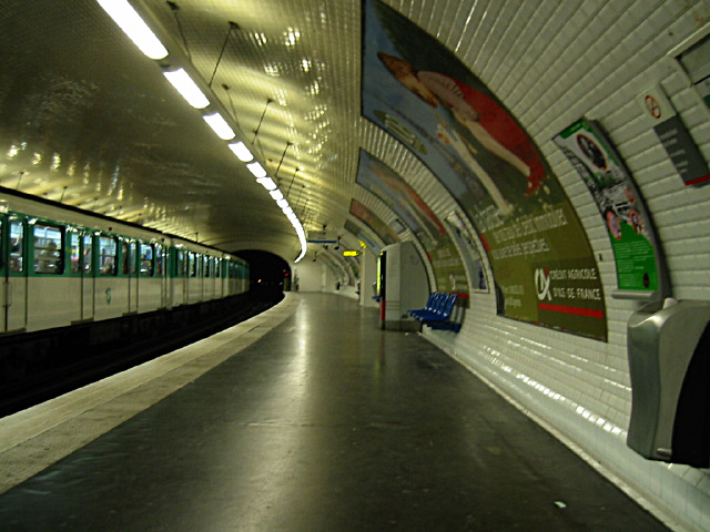 Nous prenons le métro