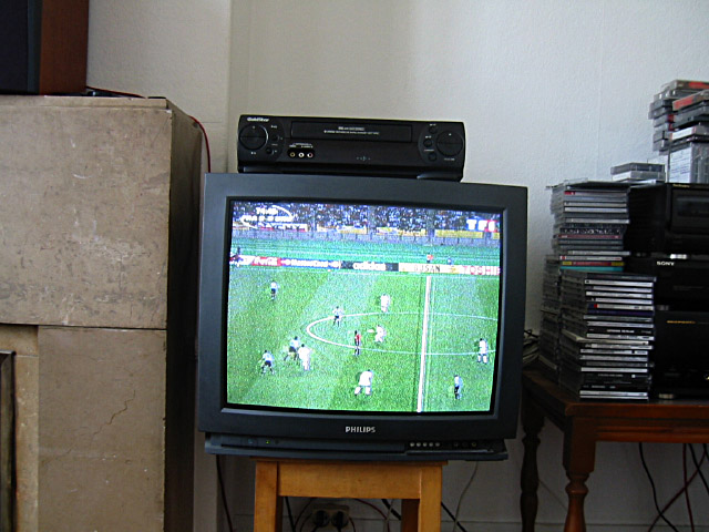 Je regarde la fin du match de foot chez moi