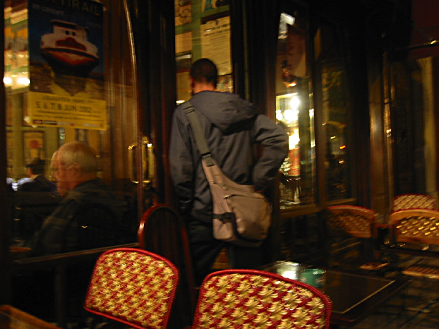 Nous allons manger au Clown-Bar