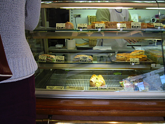 Je vais à la boulangerie