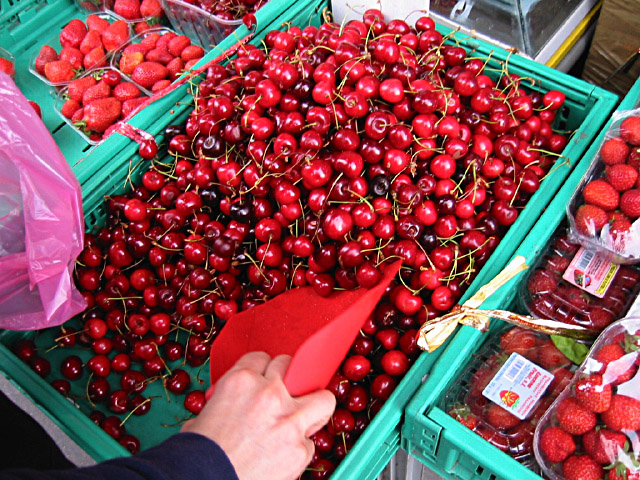 Nous achetons des cerises