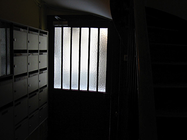 La porte sur la cour