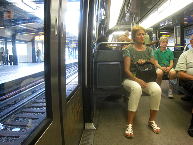 Je m'installe dans une rame de métro