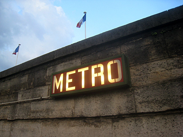 Nous prenons le métro