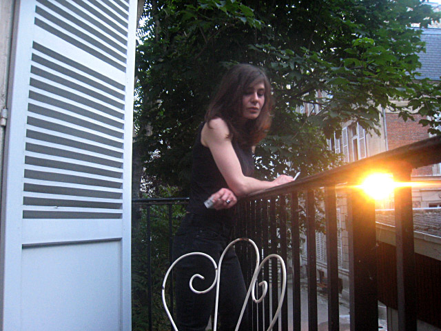 Nous nous installons au balcon