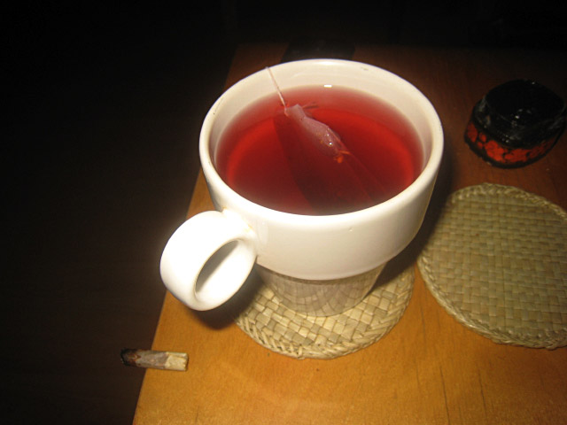 Nous buvons une tisane