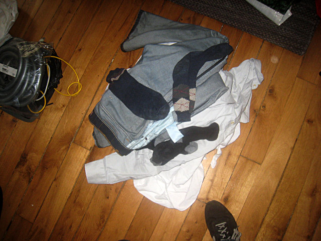 Je rentre chez moi. Je prépare mon linge