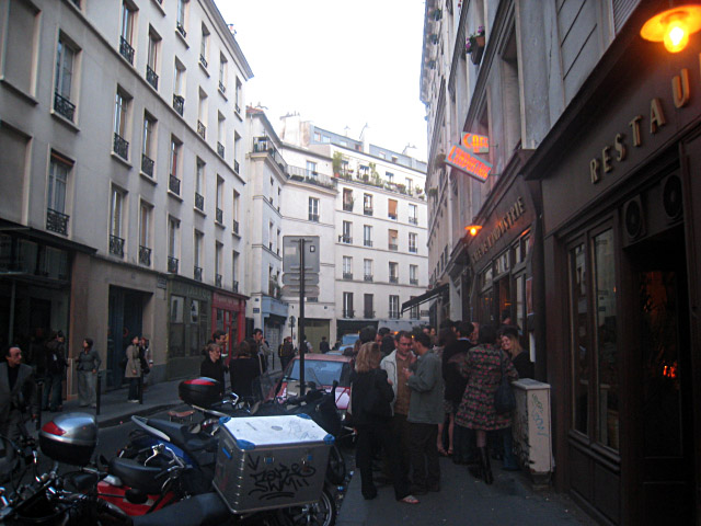 Je reviens au café de l'industrie