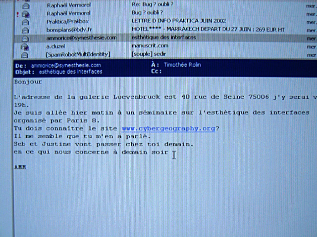 Je lis mes emails