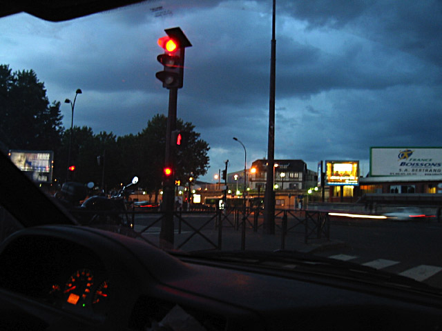 Nous attendons à un feu