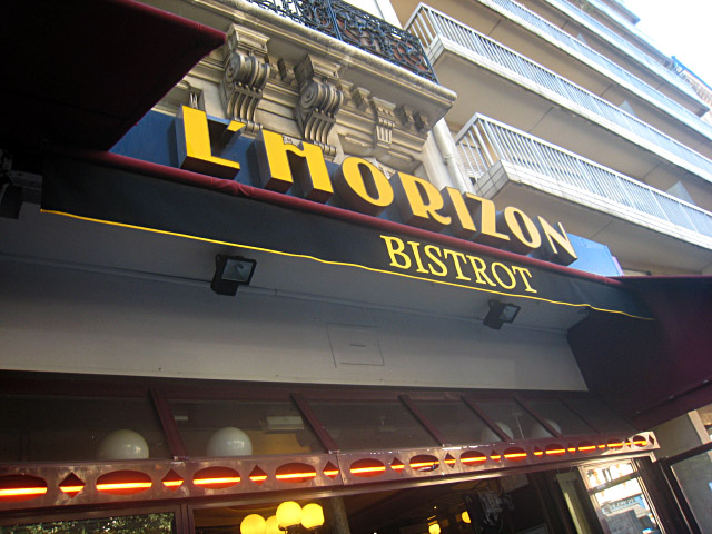 Nous allons au bar L'Horizon