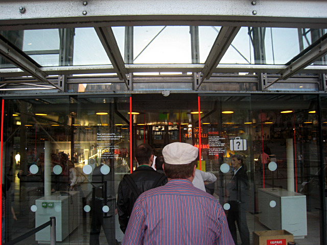 Nous entrons dans le centre