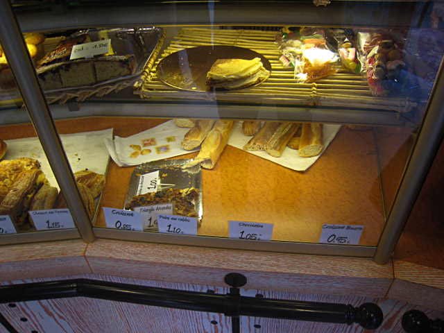 Je vais à la boulangerie