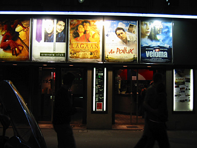 Je vais au cinéma avec Sabine voir Cravate Club