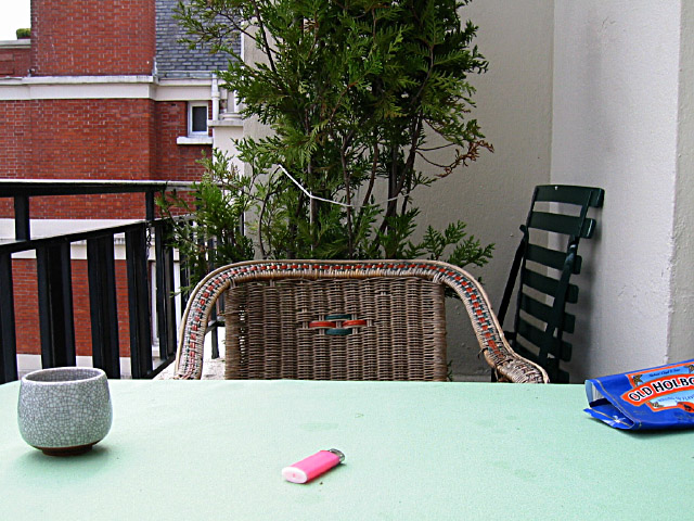Je m'installe sur le balcon