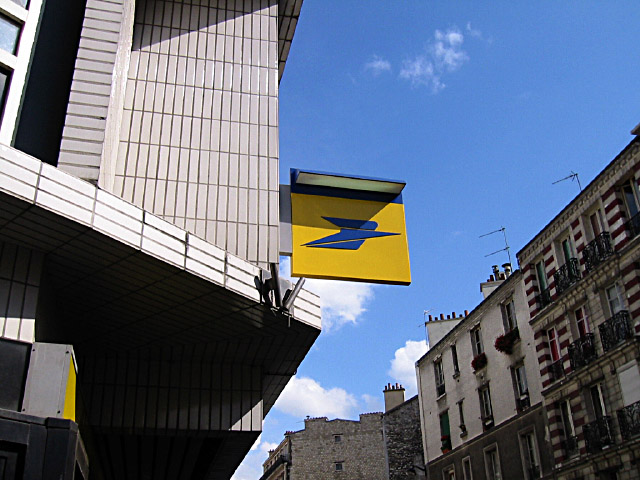 Je vais à la Poste
