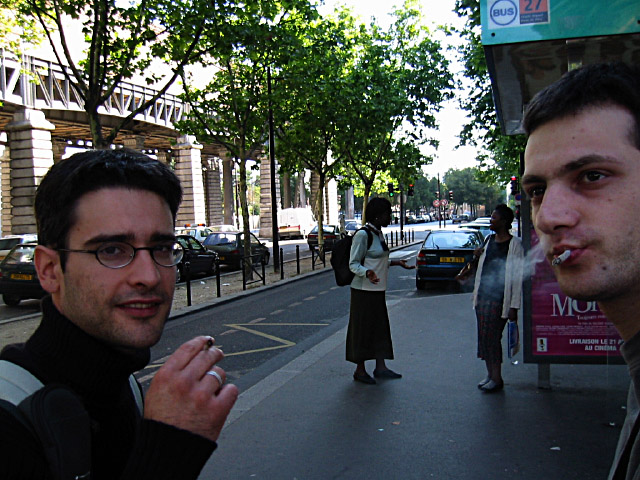 Nous prenons le bus pour aller chez moi