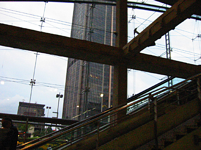 Nous arrivons à la gare Montparnasse