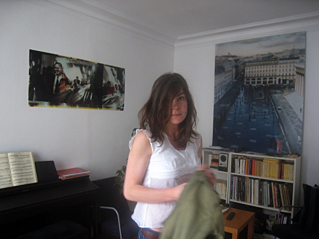 Charlotte s'habille