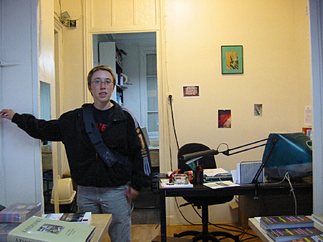 Je forme Carole à l'interface de gestion du site des Editions AS