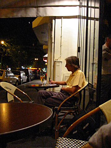 Nous allons à la terrasse du Saint-Antoine
