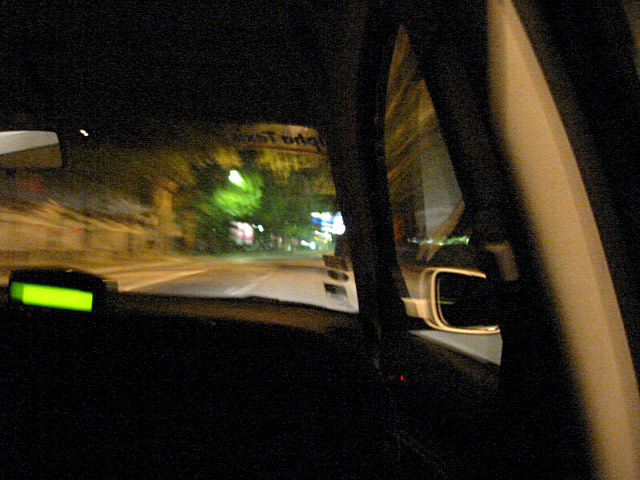 Nous prenons un taxi