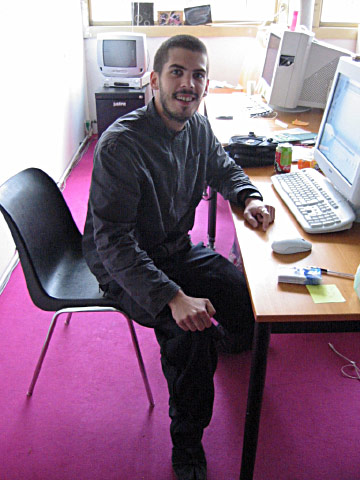 Nous montons aux bureaux de Synesthésie