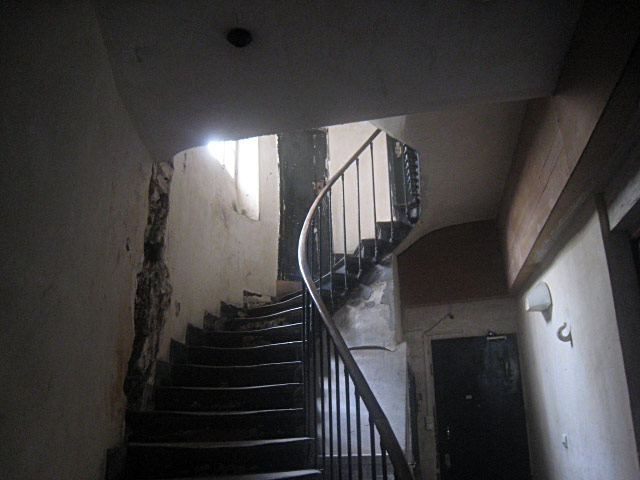 Je monte les escaliers