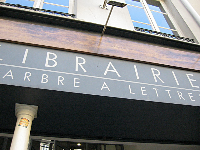 Nous passons à la libraire l'Arbre à Lettres