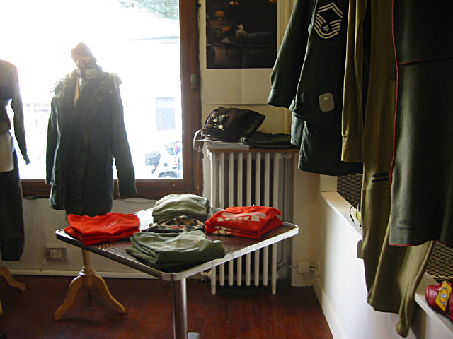 Sabine cherche des vêtements