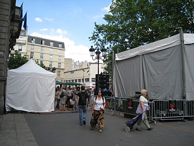 Je sors à Voltaire
