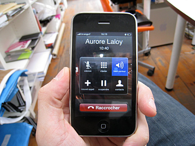 Je téléphone à Aurore