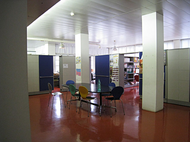 Je vais à l'administration
