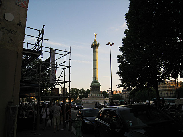 Je marche jusqu'à Bastille