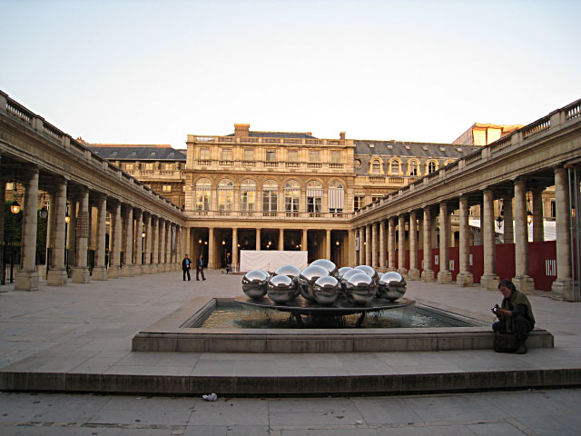 A l'intérieur du palais
