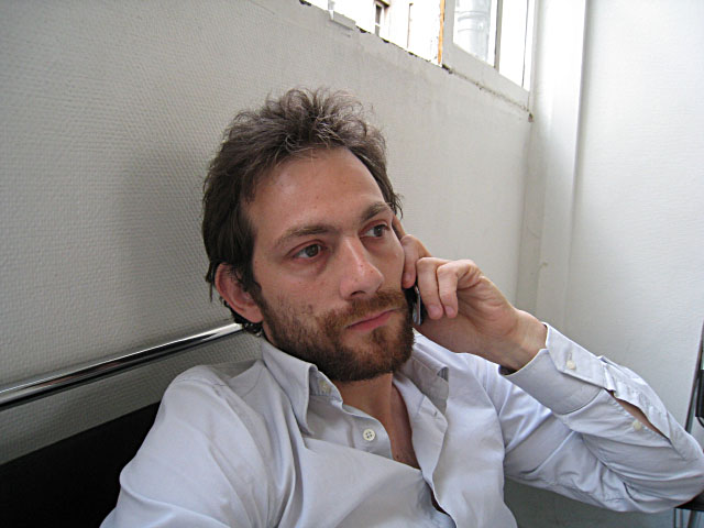 Je téléphone à Aurore