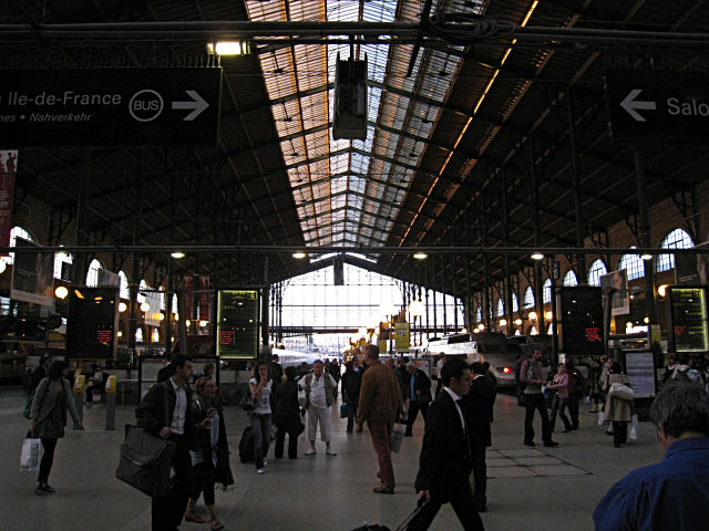 Le hall de la gare